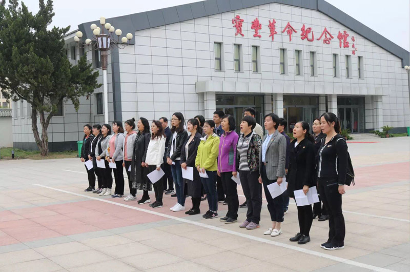 图5：齐唱《我和我的祖国》.jpg